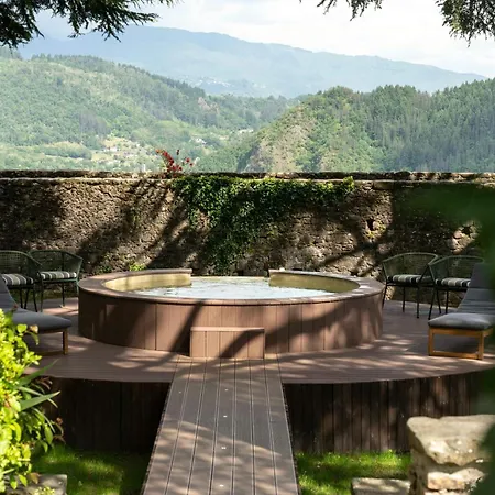 Historic Castle Overlooking Garfagnana Valley Semesterbostad Camporgiano